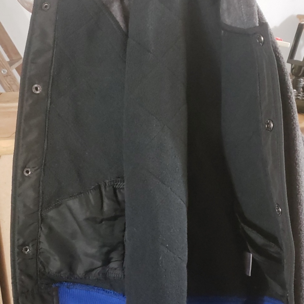 Coat - Picture 3 of 8